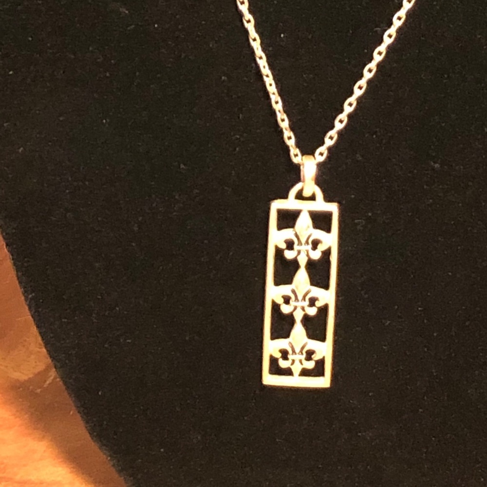 3 Bar Fleur de Lis Necklace on silver chain - Picture 9 of 13